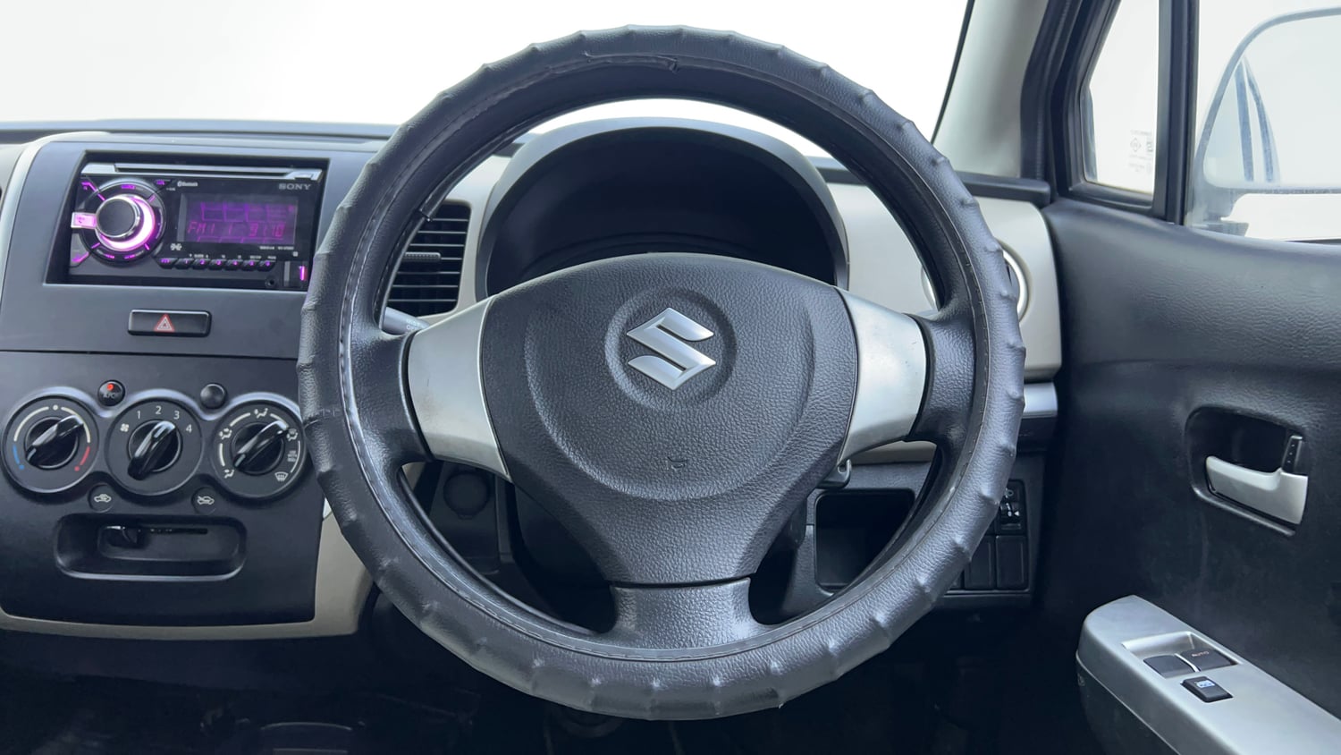 Used 2014 Maruti Suzuki Wagon R LXI Petrol Manual interior STEERING VIEW