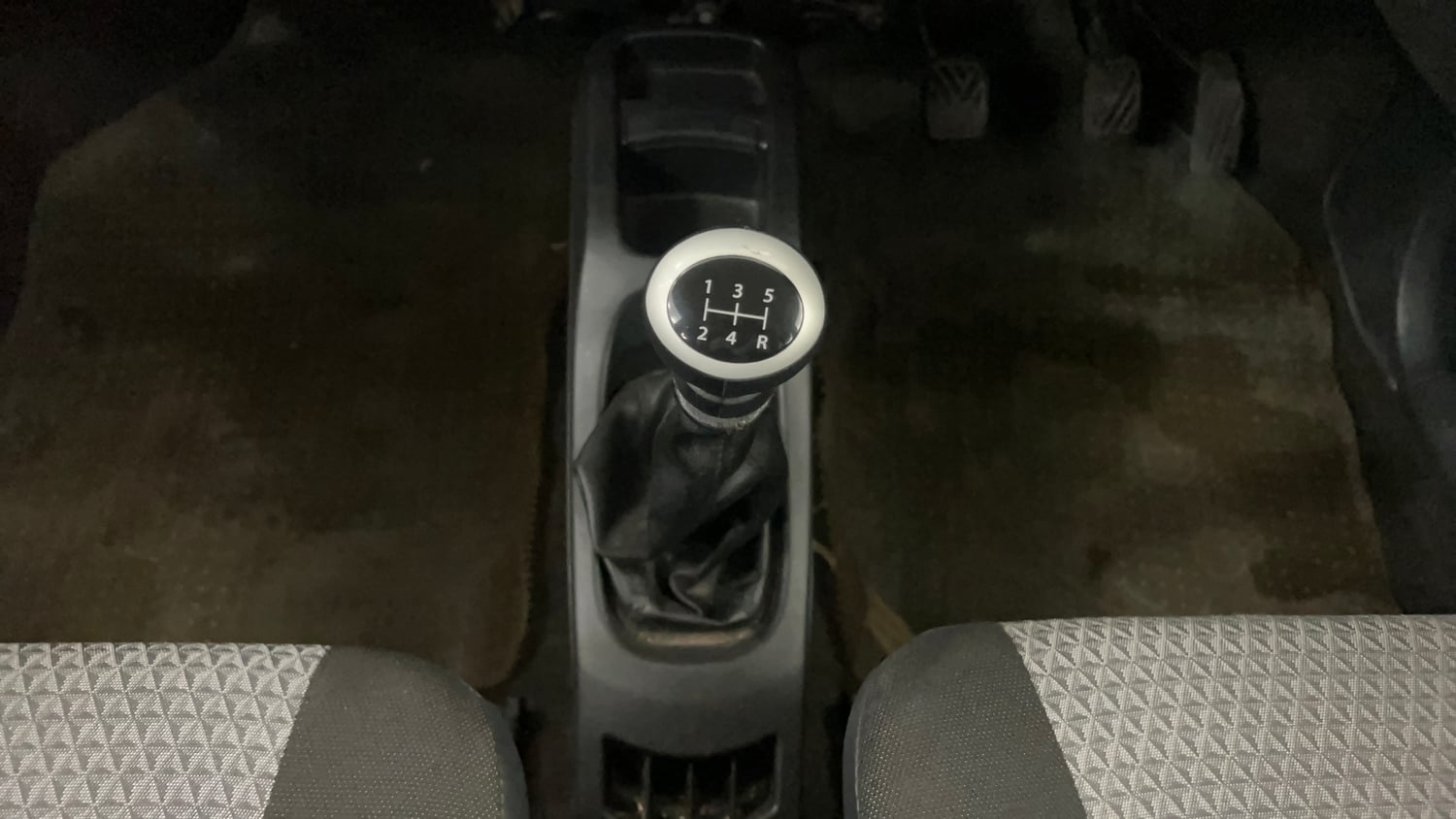 Used 2012 Maruti Suzuki Wagon R LXi Petrol Manual interior GEAR  KNOB VIEW
