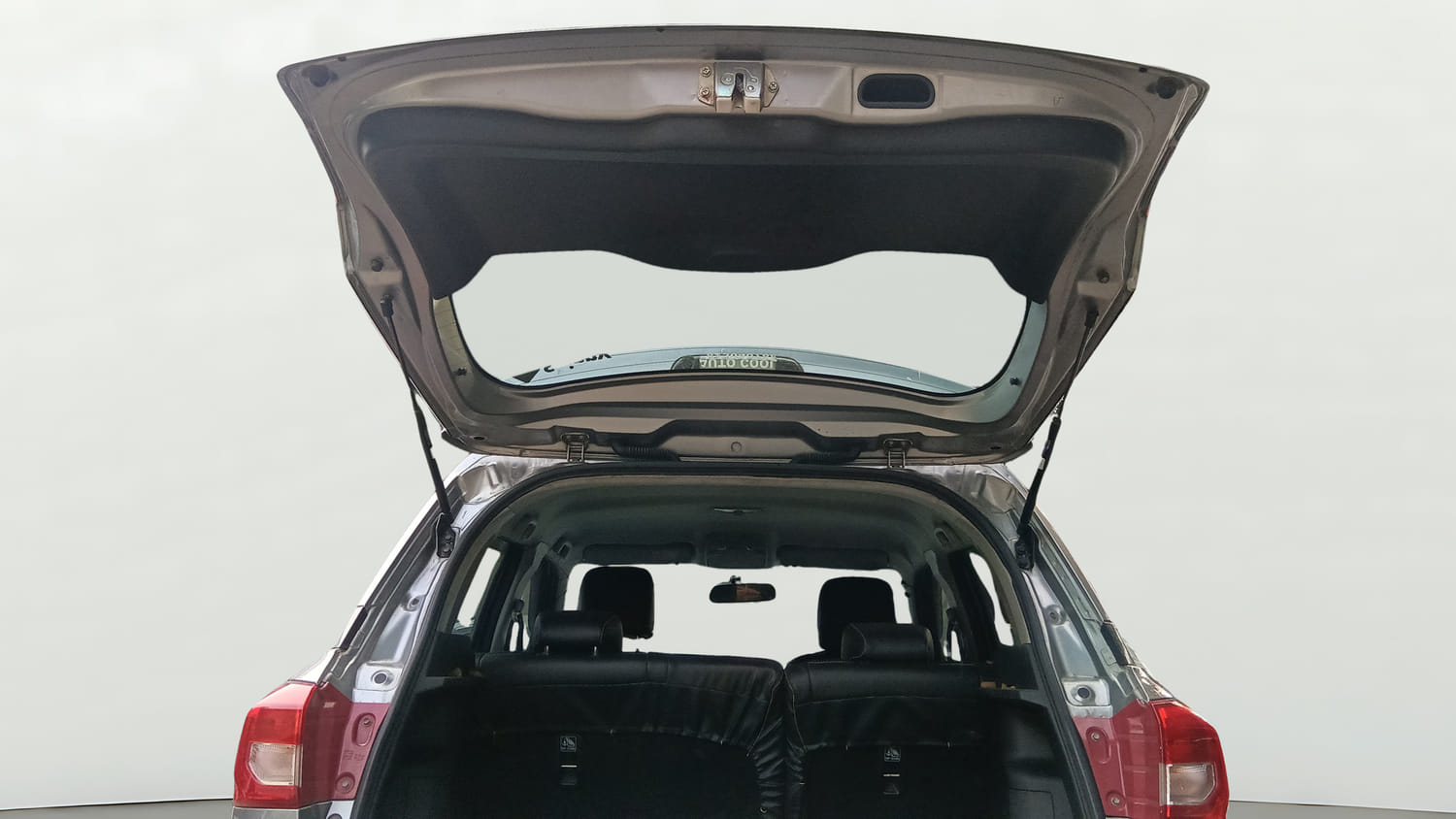 Used 2019 Maruti Suzuki Vitara Brezza [2016-2020] ZDi Diesel Manual interior DICKY DOOR OPEN VIEW