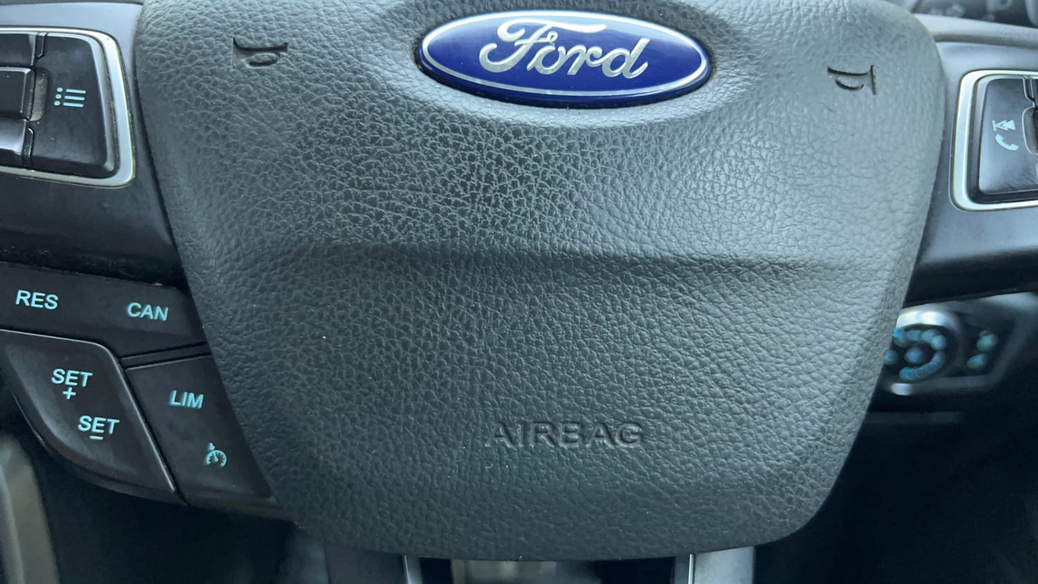 Used 2019 Ford EcoSport Titanium + 1.5L Ti-VCT AT Petrol Automatic top_features Airbags