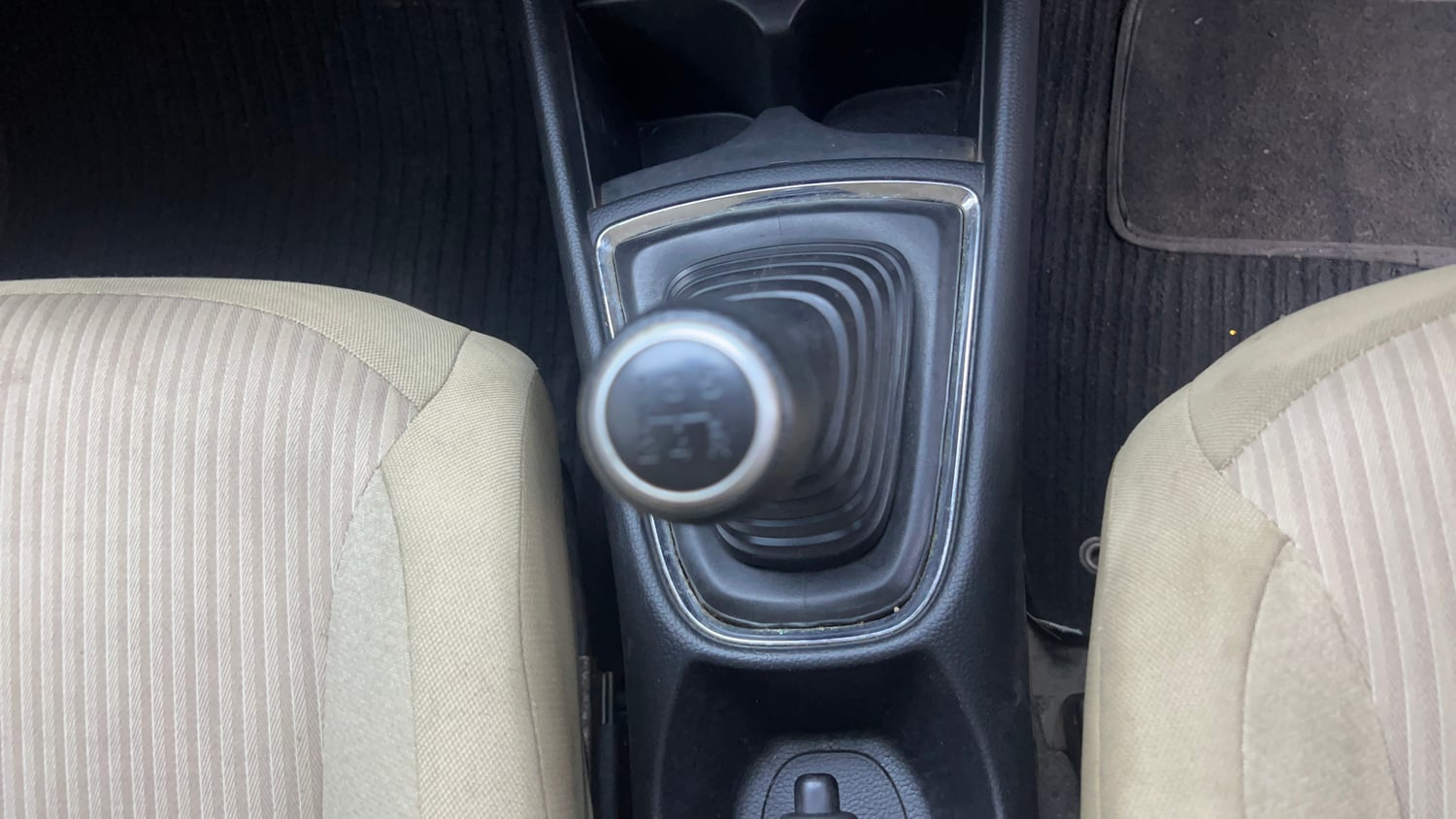 Used 2019 Honda Amaze 1.2 S MT Petrol Petrol Manual interior GEAR  KNOB VIEW