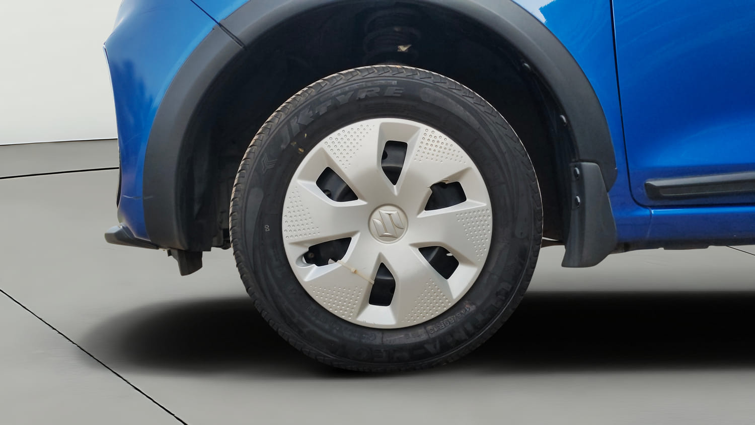Used 2023 Maruti Suzuki Alto K10 VXi AGS Petrol Automatic tyres LEFT FRONT TYRE RIM VIEW