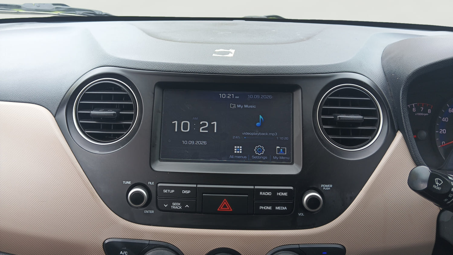 Used 2018 Hyundai Xcent SX Petrol Manual interior MUSIC SYSTEM & AC CONTROL VIEW