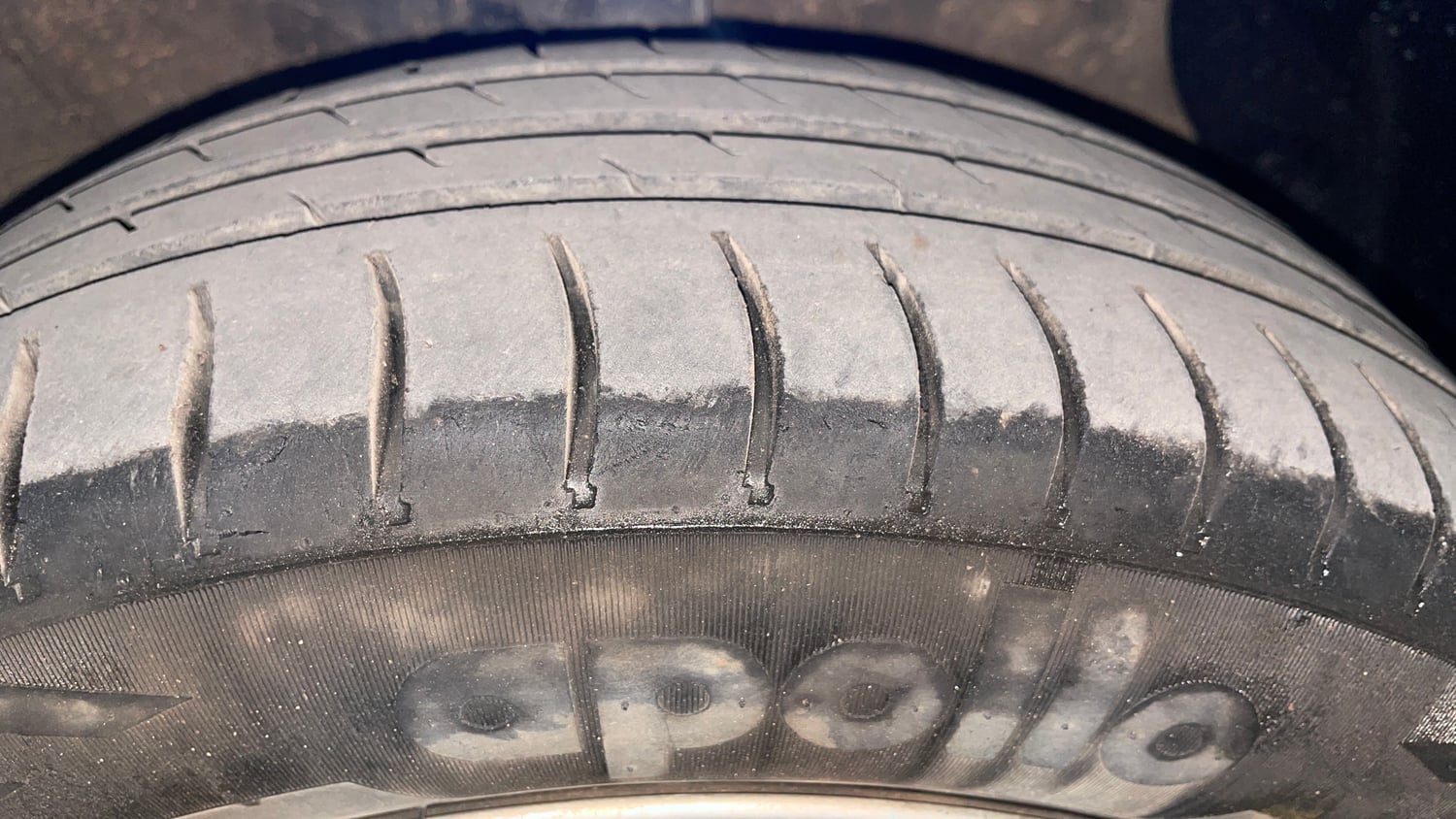 Used 2018 Hyundai Grand i10 Magna AT 1.2 Kappa VTVT Petrol Automatic tyres RIGHT FRONT TYRE TREAD VIEW