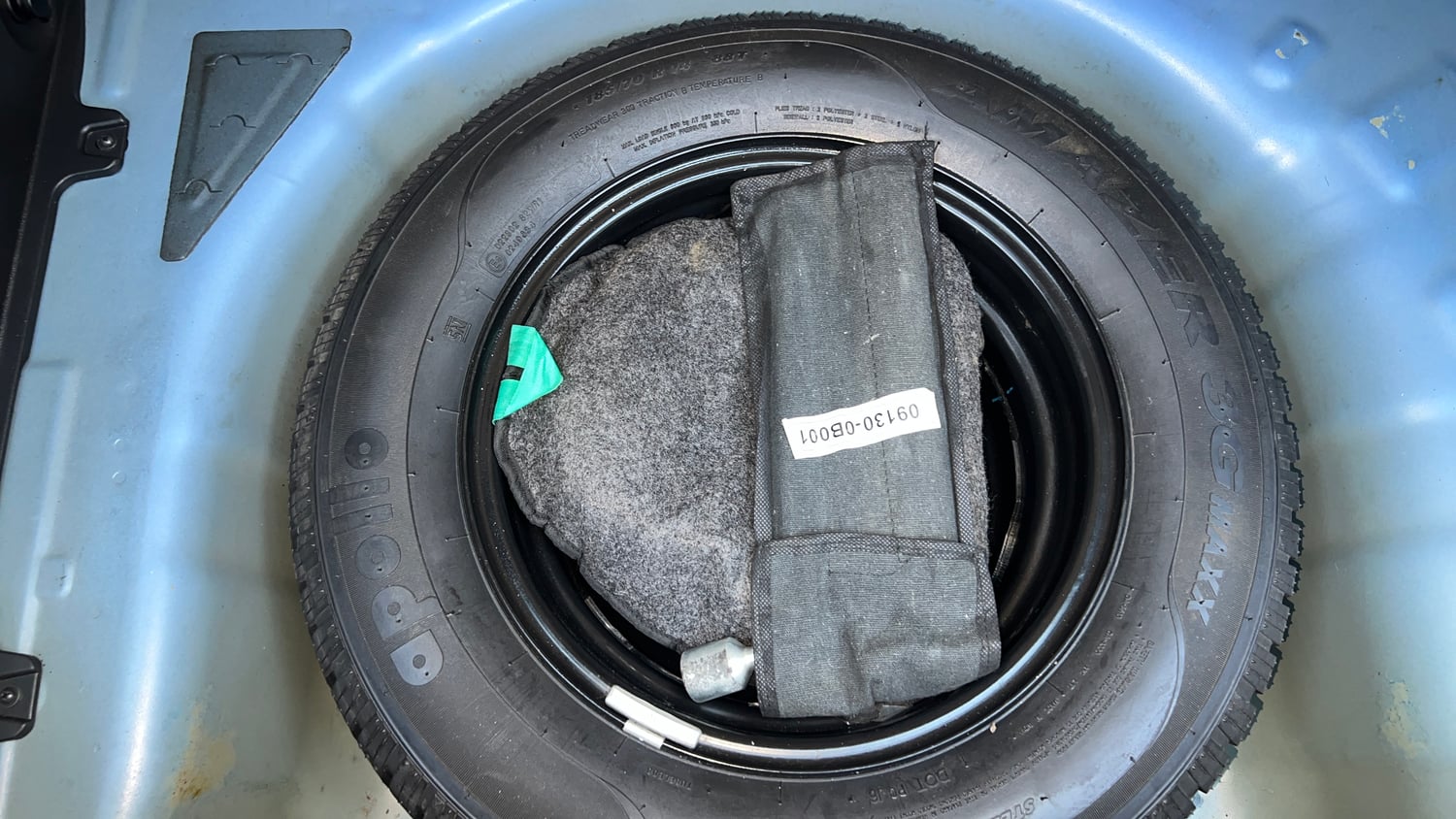 Used 2017 Hyundai Elite i20 Magna Executive 1.2 Petrol Manual tyres SPARE TYRE VIEW