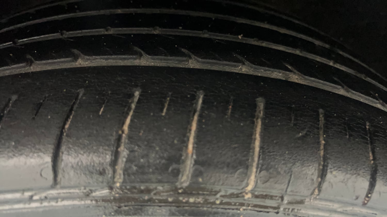 Used 2017 Maruti Suzuki Baleno Zeta 1.3 Diesel Manual tyres RIGHT REAR TYRE TREAD VIEW