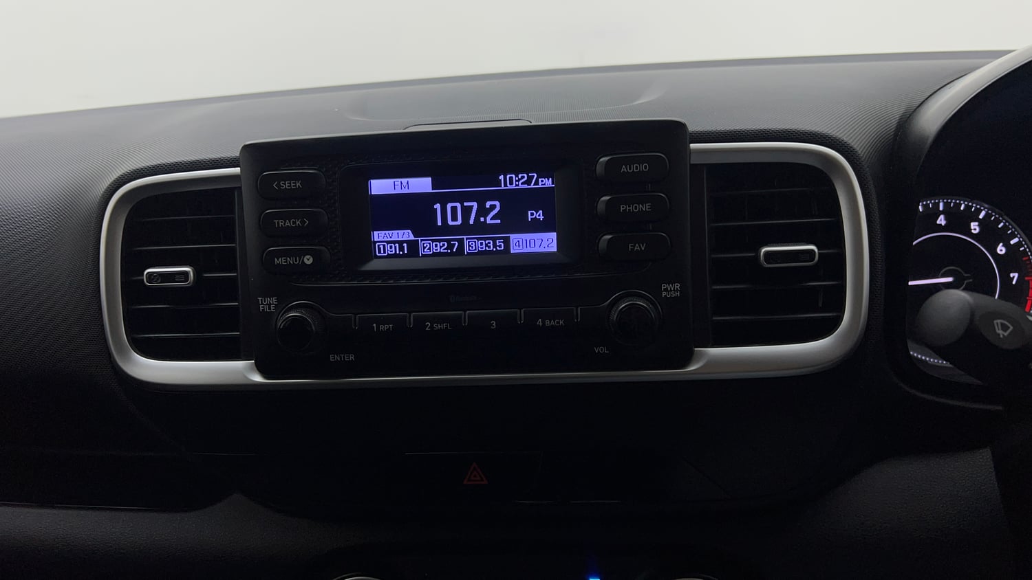Used 2022 Hyundai Venue S (O) 1.0 Turbo DCT Petrol Automatic top_features Integrated (in-dash) music system