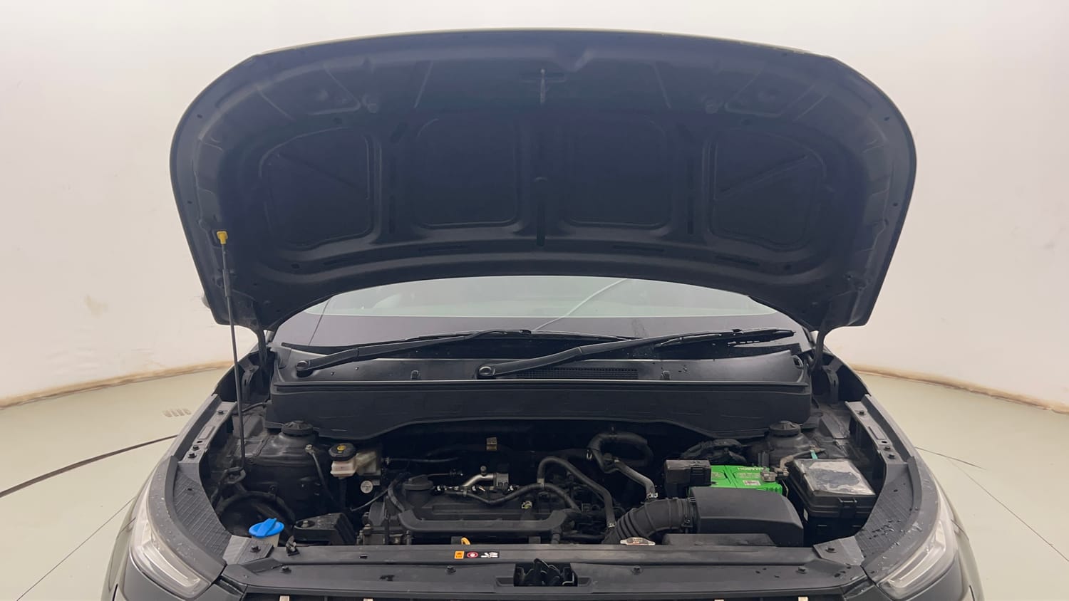 Used 2021 Hyundai Venue S Plus 1.2 Petrol Petrol Manual engine ENGINE & BONNET OPEN FRONT VIEW