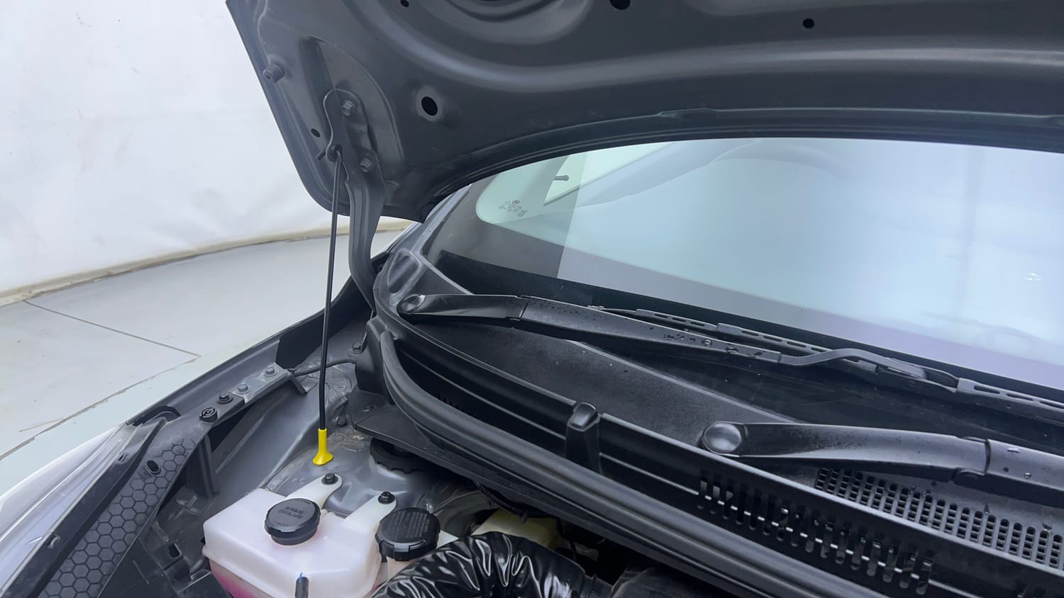 Used 2023 Hyundai Grand i10 Nios Era 1.2 Kappa VTVT Petrol Manual engine ENGINE RIGHT SIDE HINGE & APRON VIEW