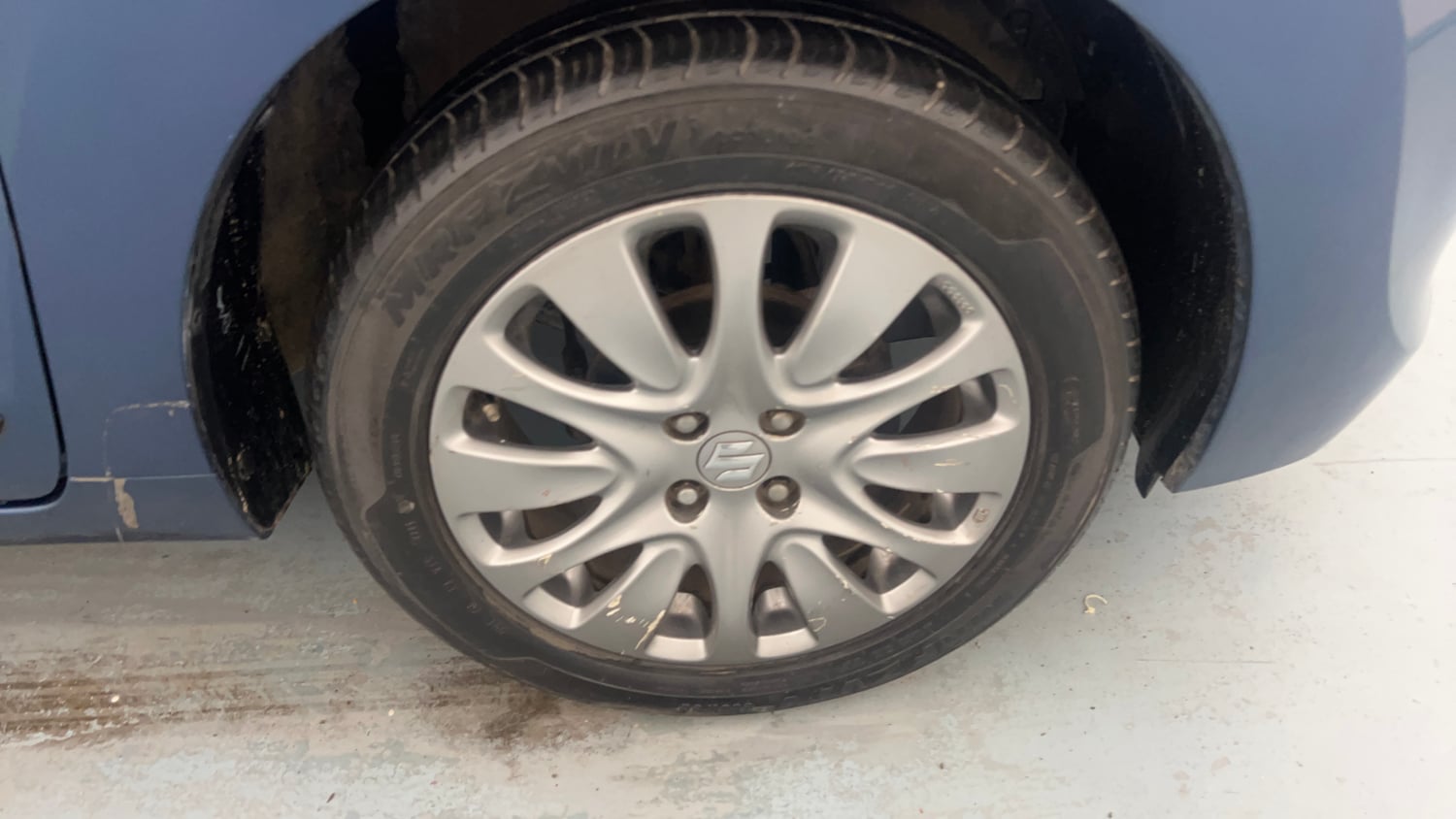 Used 2017 Maruti Suzuki Baleno Zeta 1.3 Diesel Manual tyres RIGHT FRONT TYRE RIM VIEW