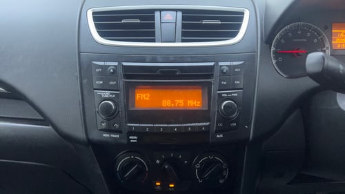 Used 2017 Maruti Suzuki Swift VXi Petrol Manual interior MUSIC SYSTEM & AC CONTROL VIEW