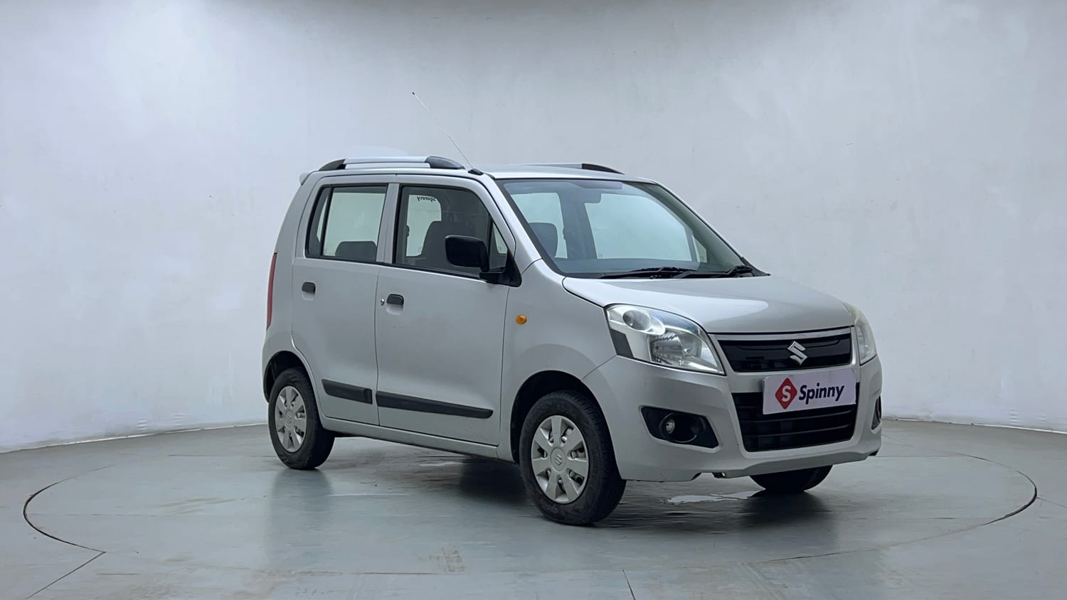Used 2014 Maruti Suzuki Wagon R LXI Petrol Manual exterior RIGHT FRONT CORNER VIEW