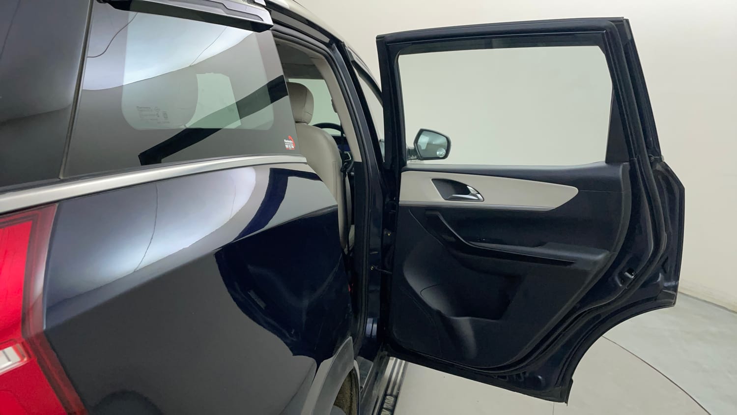 Used 2022 Mahindra XUV700 AX 7 Diesel MT 7 STR Diesel Manual interior RIGHT REAR DOOR OPEN VIEW