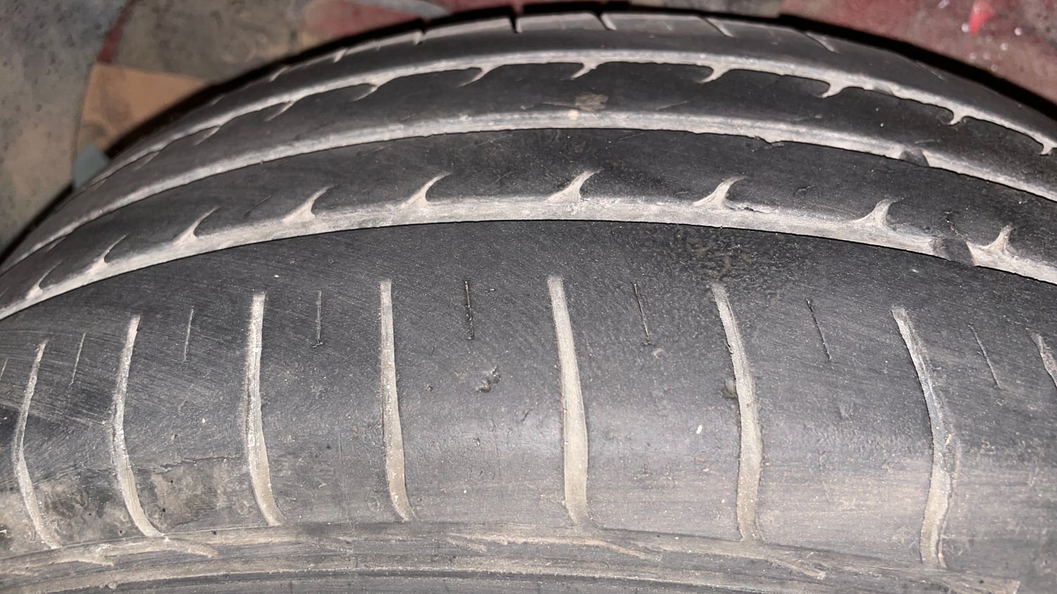 Used 2014 Hyundai Elite i20 Magna 1.2 Petrol Manual tyres RIGHT REAR TYRE TREAD VIEW
