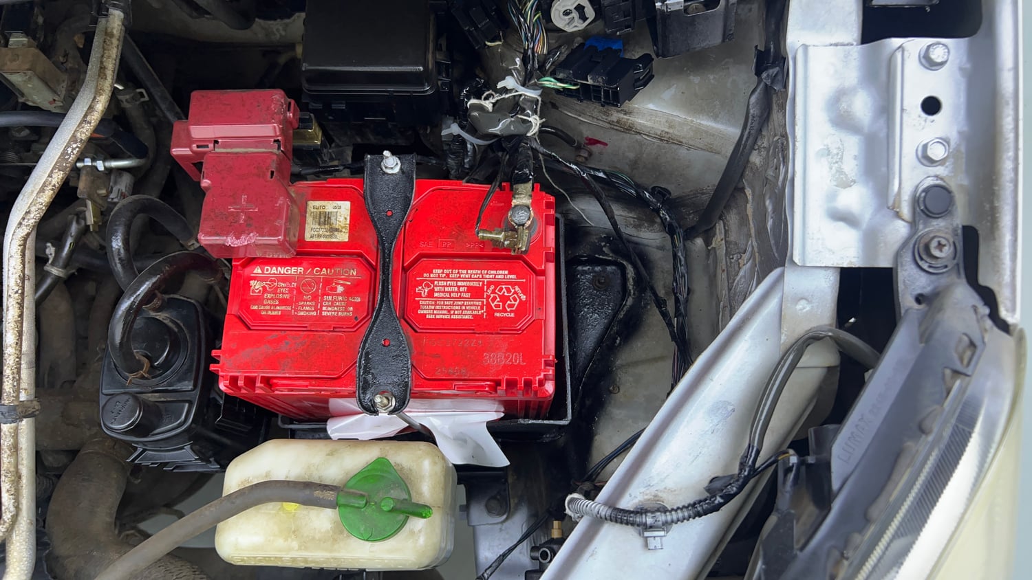 Used 2014 Maruti Suzuki Wagon R LXI Petrol Manual engine ENGINE LEFT SIDE VIEW