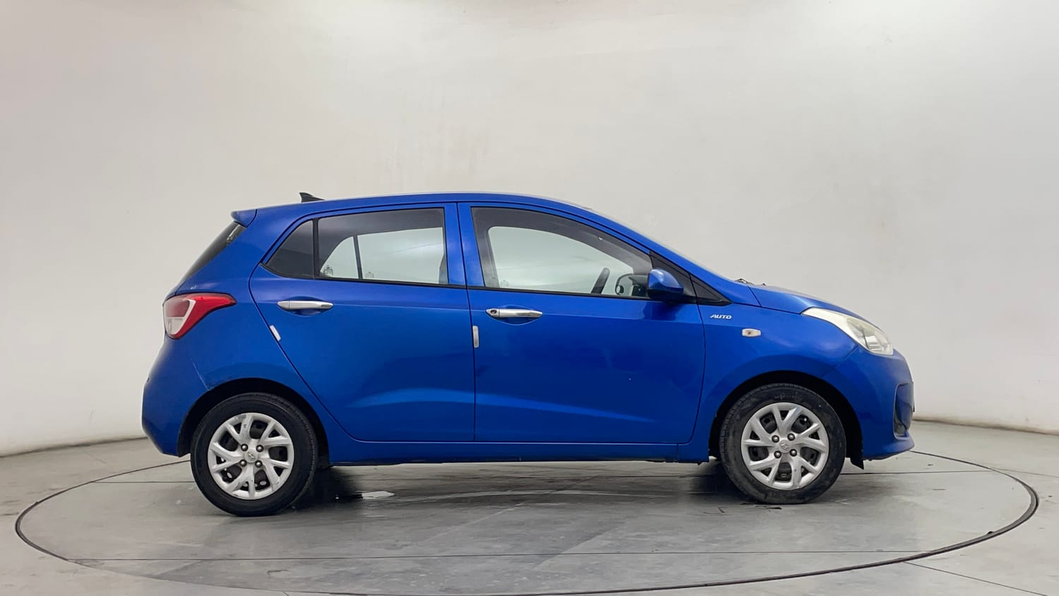 Used 2018 Hyundai Grand i10 Magna AT 1.2 Kappa VTVT Petrol Automatic exterior RIGHT SIDE VIEW