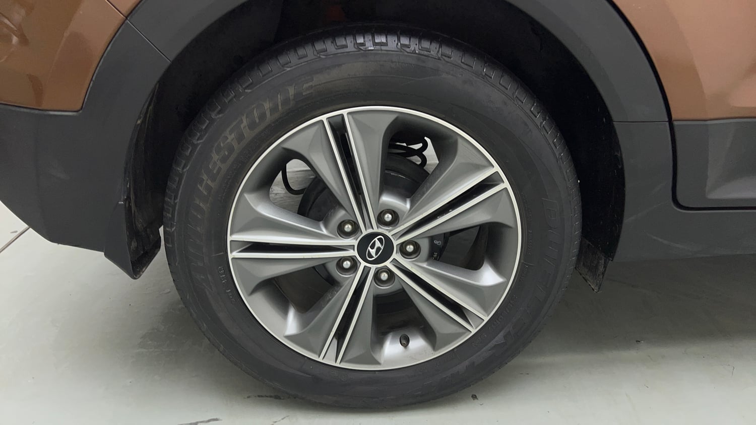 Used 2017 Hyundai Creta 1.6 SX Plus AT Petrol Petrol Automatic tyres RIGHT REAR TYRE RIM VIEW
