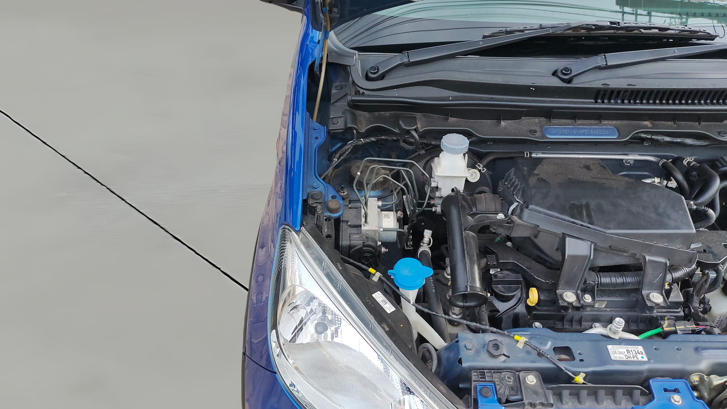 Used 2023 Maruti Suzuki Alto K10 VXi AGS Petrol Automatic engine ENGINE RIGHT SIDE HINGE & APRON VIEW