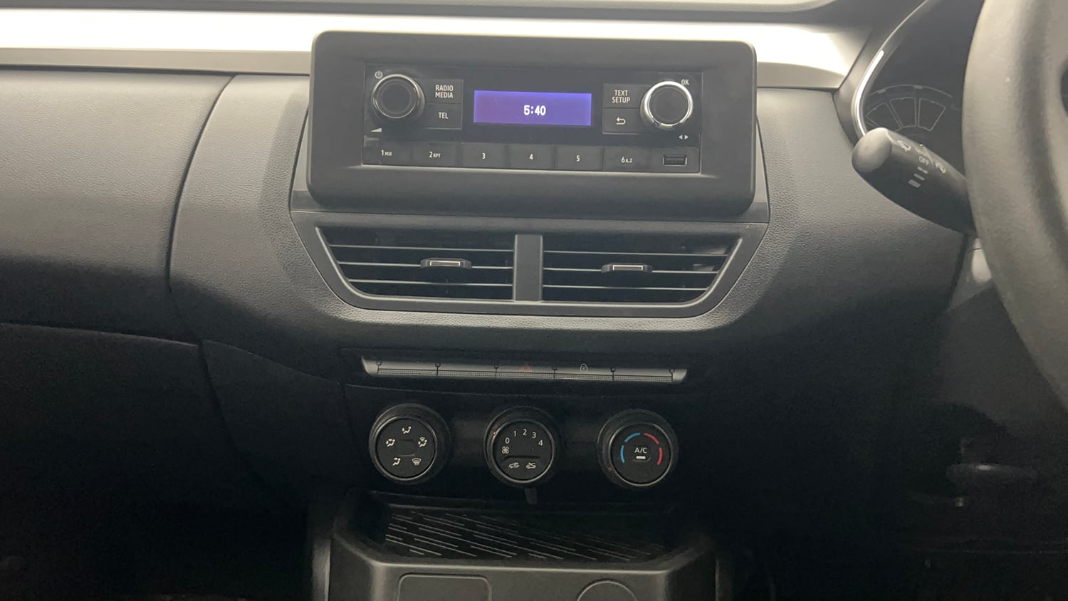 Used 2021 Renault Kiger RXL MT Petrol Manual top_features Integrated (in-dash) music system
