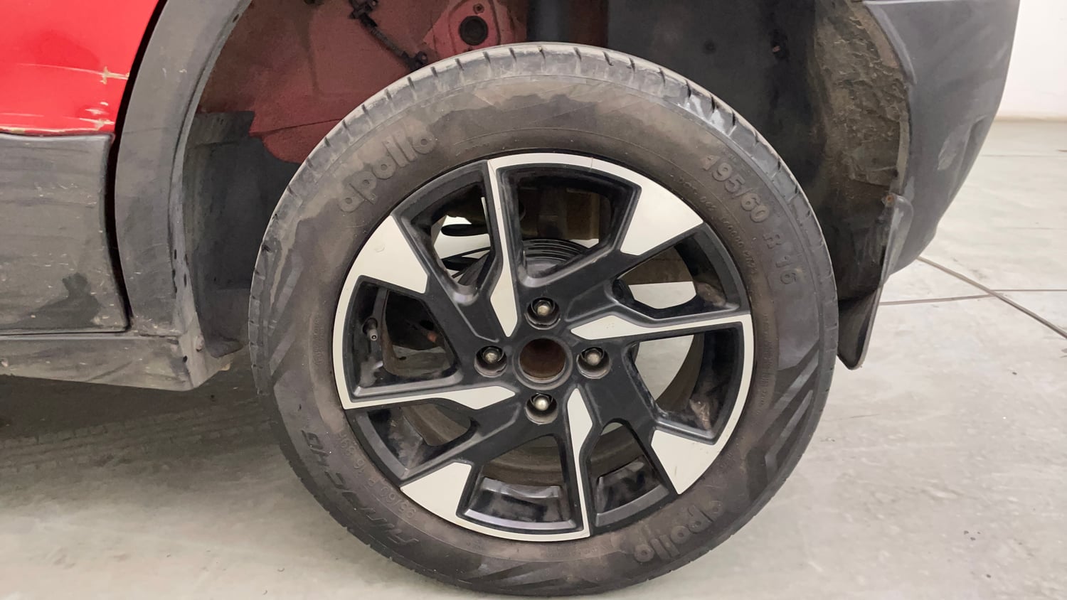Used 2023 Tata Punch Creative Dual Tone AMT Sunroof Petrol Automatic tyres LEFT REAR TYRE RIM VIEW