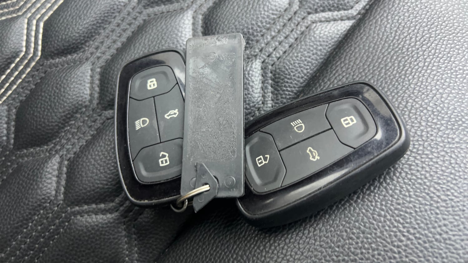 Used 2022 Tata Tigor XZ Plus CNG Cng Manual extra CAR KEY VIEW