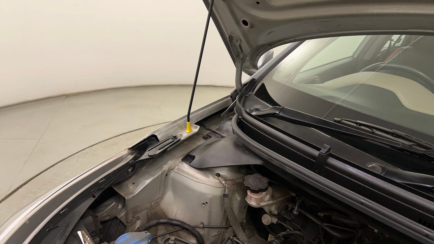 Used 2019 Hyundai Elite i20 Asta 1.2 (O) Petrol Manual engine ENGINE RIGHT SIDE HINGE & APRON VIEW