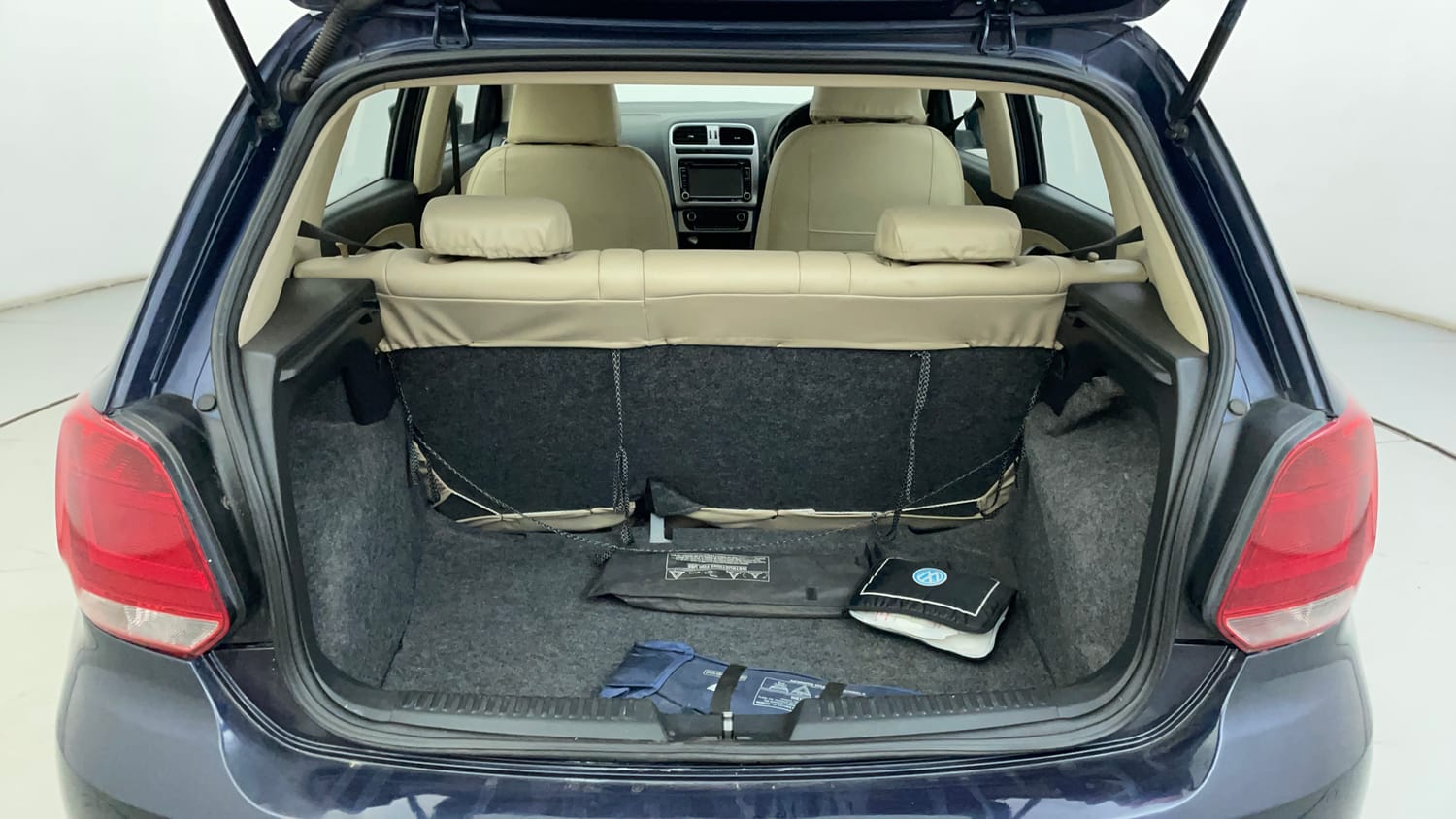 Used 2014 Volkswagen Polo Highline1.2L (P) Petrol Manual interior DICKY INSIDE VIEW