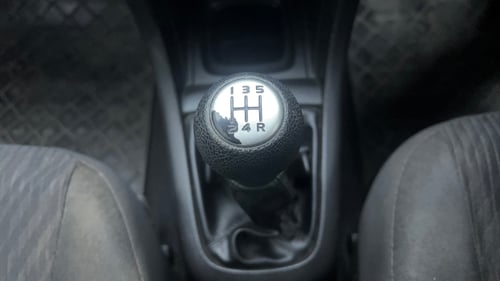 Used 2017 Maruti Suzuki Swift VXi Petrol Manual interior GEAR  KNOB VIEW