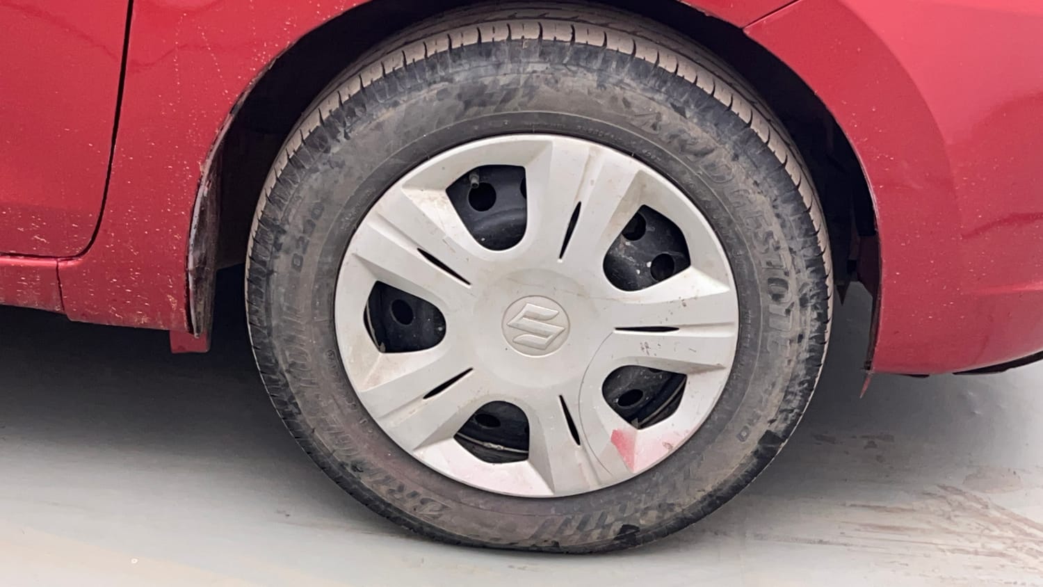 Used 2017 Maruti Suzuki Celerio VXi AMT Petrol Automatic tyres RIGHT FRONT TYRE RIM VIEW