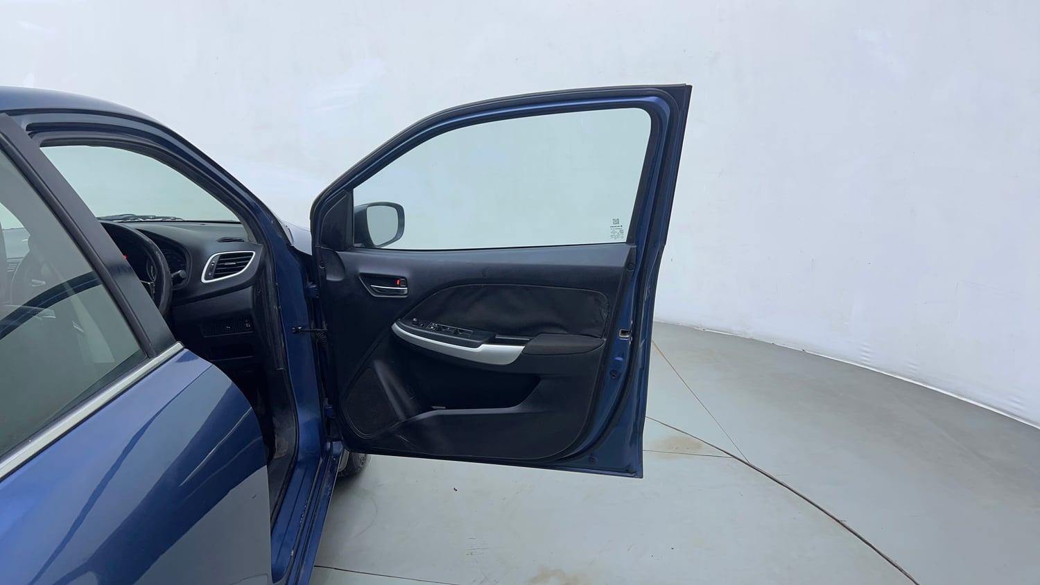 Used 2018 Maruti Suzuki Baleno Delta 1.2 Petrol Manual interior RIGHT FRONT DOOR OPEN VIEW