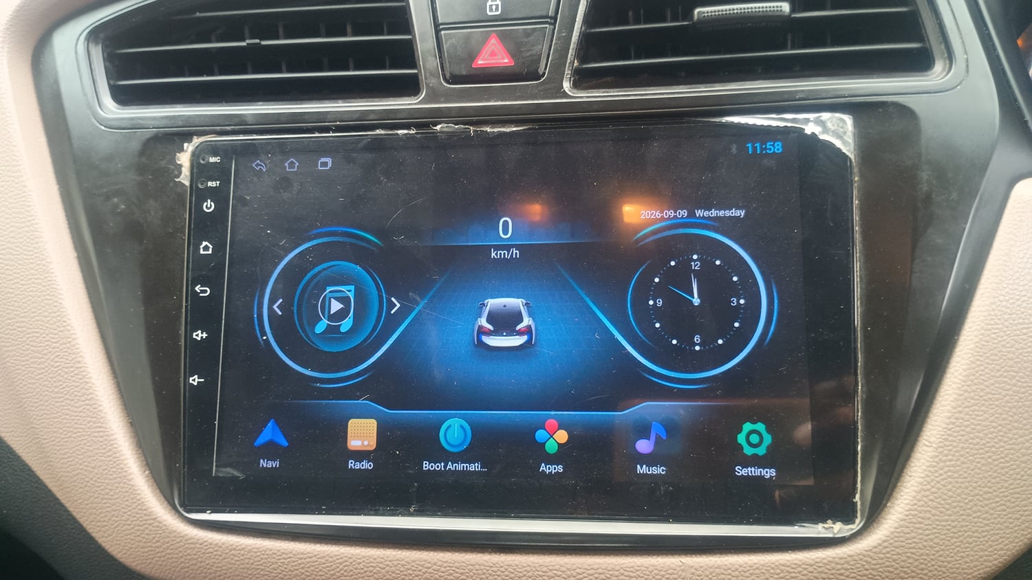 Used 2018 Hyundai Elite i20 Sportz 1.2 Petrol Manual top_features Integrated (in-dash) music system