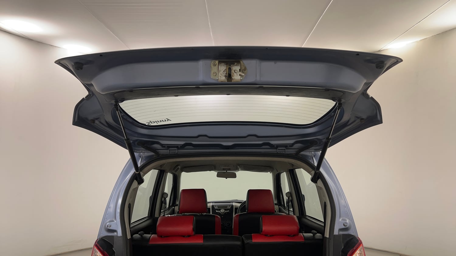 Used 2014 Maruti Suzuki Wagon R VXI Petrol Manual interior DICKY DOOR OPEN VIEW