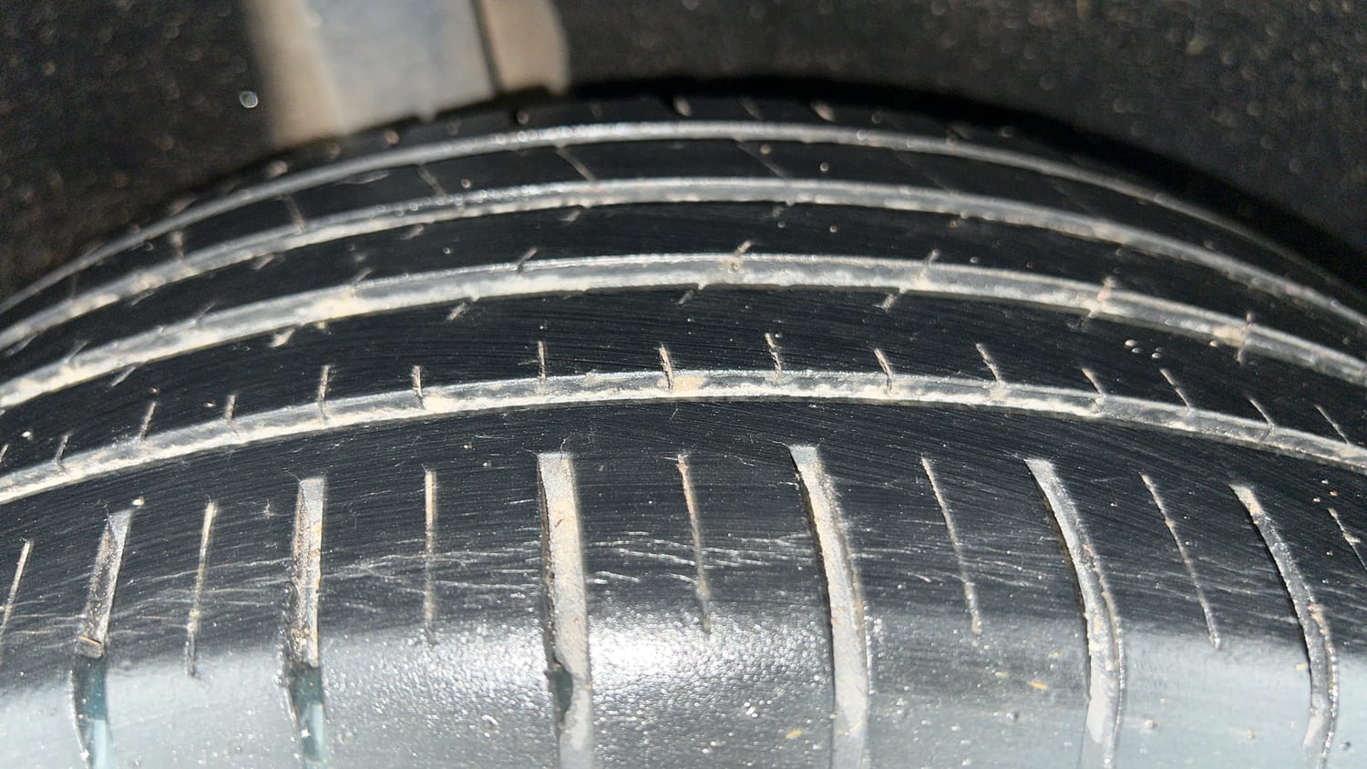 Used 2022 Maruti Suzuki Baleno Zeta Petrol Manual tyres RIGHT REAR TYRE TREAD VIEW