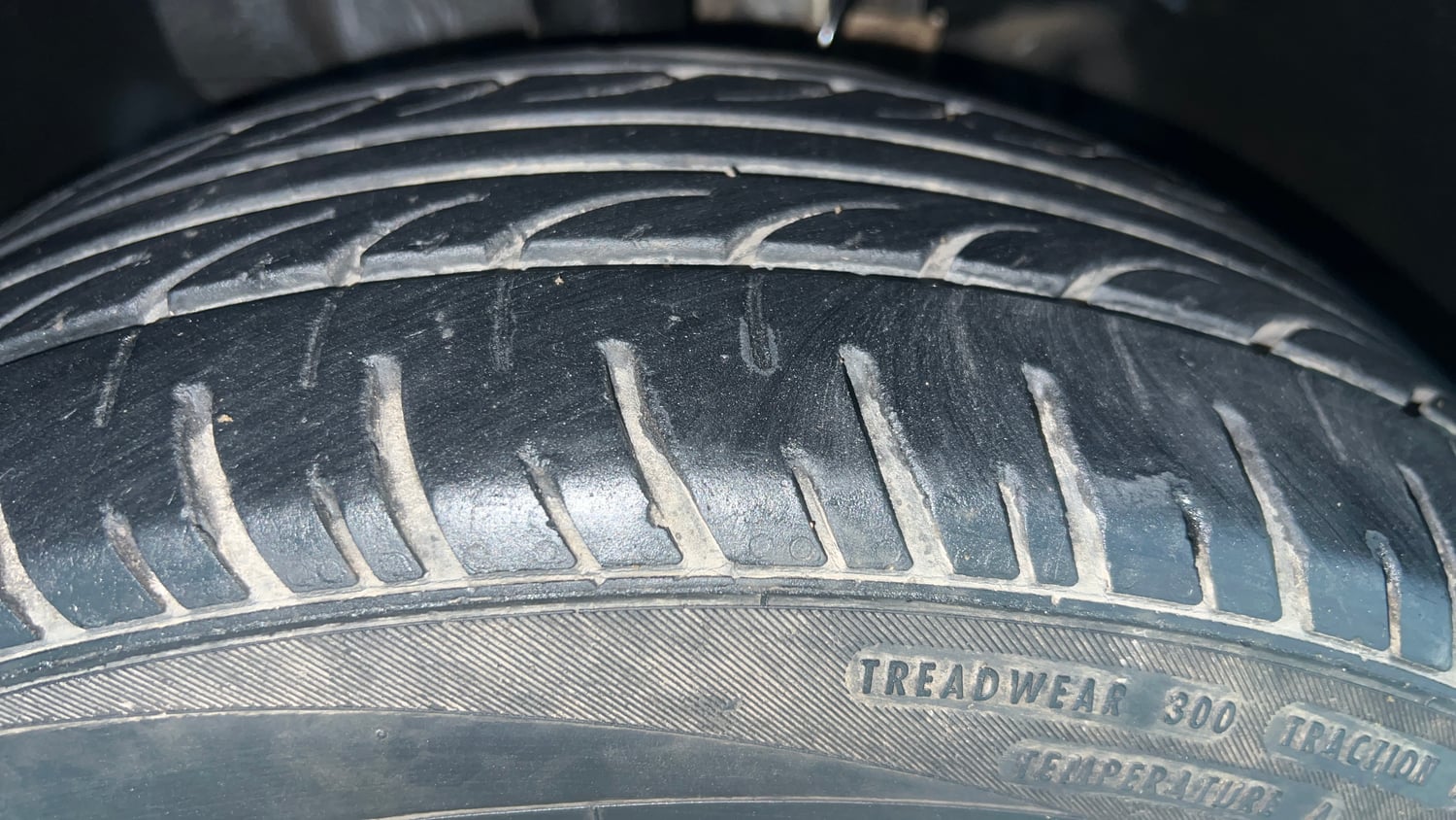 Used 2022 Tata Tigor XZ Plus CNG Cng Manual tyres RIGHT FRONT TYRE TREAD VIEW
