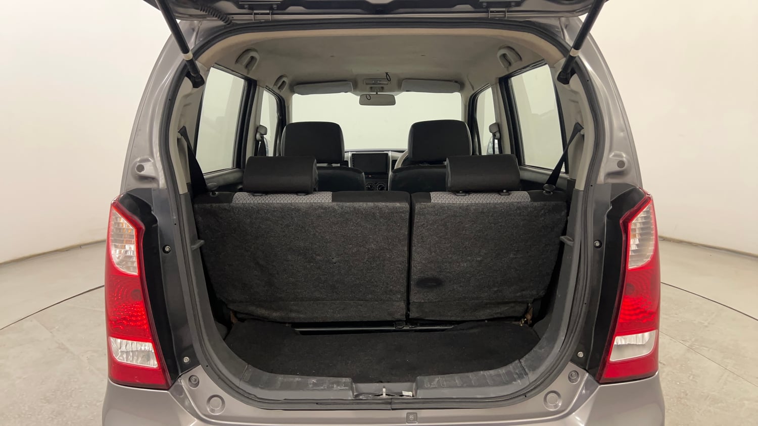 Used 2012 Maruti Suzuki Wagon R LXi Petrol Manual interior DICKY INSIDE VIEW