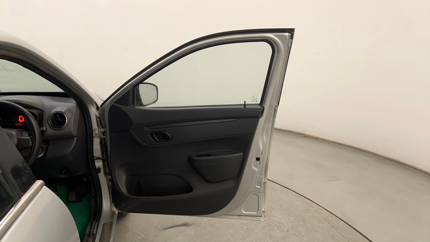 Used 2016 Renault Kwid RXT Petrol Manual interior RIGHT FRONT DOOR OPEN VIEW