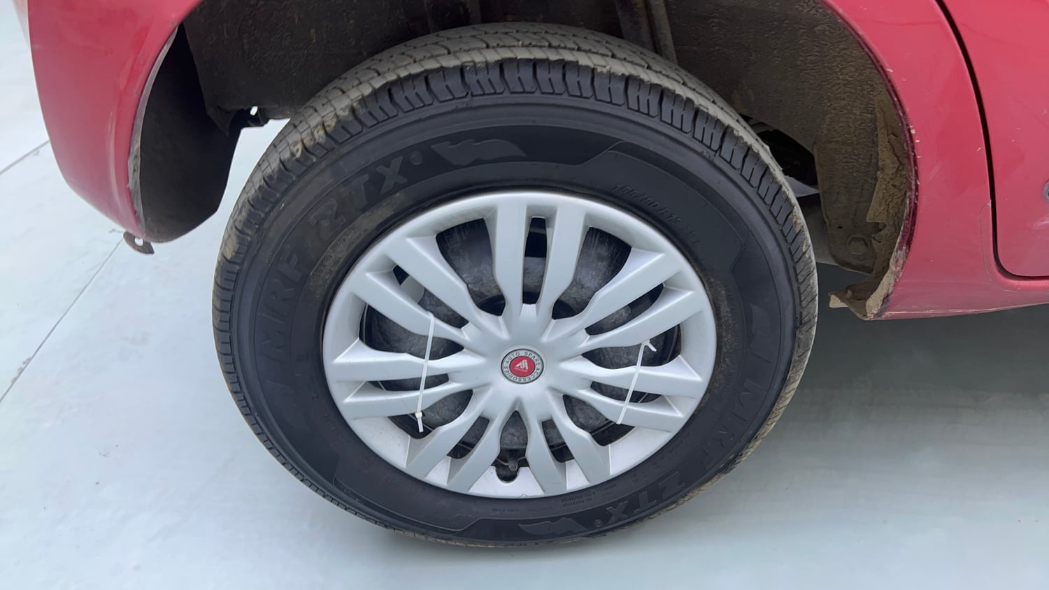 Used 2018 Datsun Redi-GO S 1.0 AMT Petrol Automatic tyres RIGHT REAR TYRE RIM VIEW