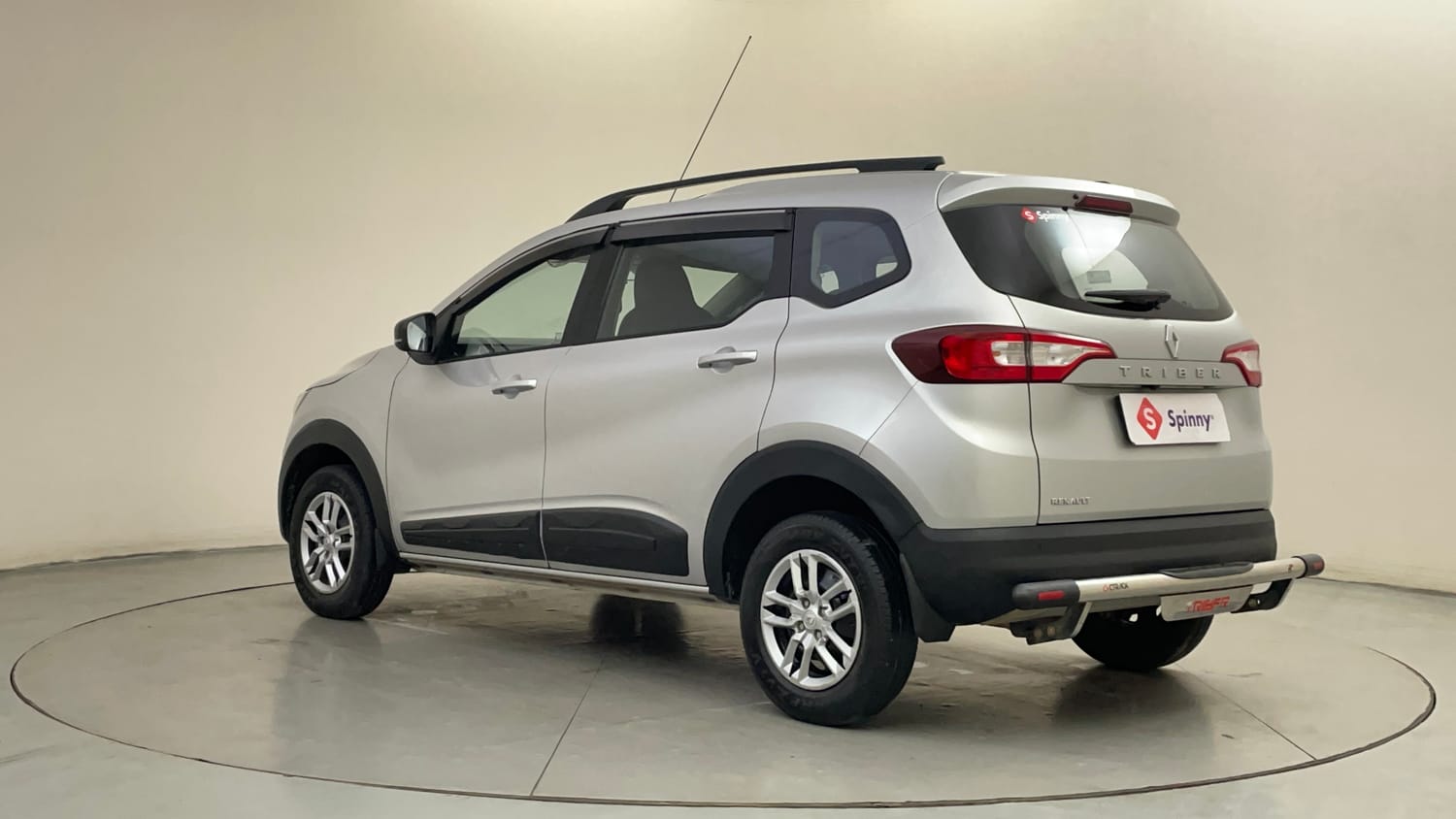 Used 2024 Renault Triber RXT Petrol Manual exterior LEFT REAR CORNER VIEW
