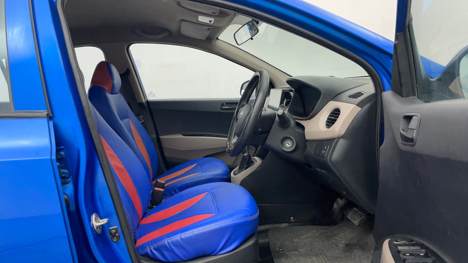 Used 2018 Hyundai Grand i10 Magna AT 1.2 Kappa VTVT Petrol Automatic interior RIGHT SIDE FRONT DOOR CABIN VIEW