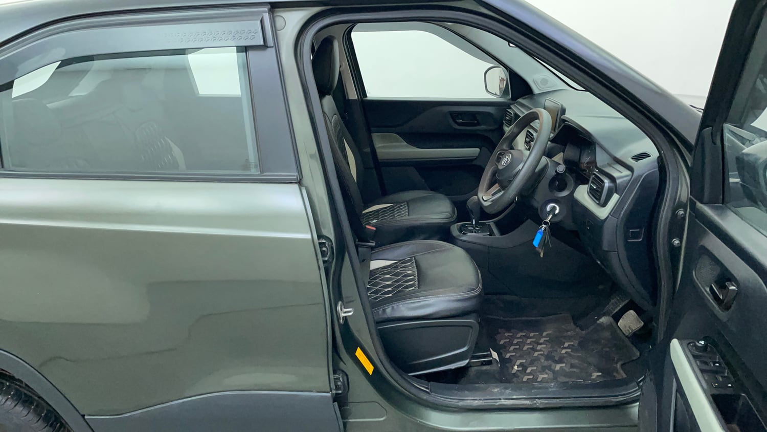 Used 2023 Tata Punch Camo Adventure Rhythm AMT Petrol Automatic interior RIGHT SIDE FRONT DOOR CABIN VIEW