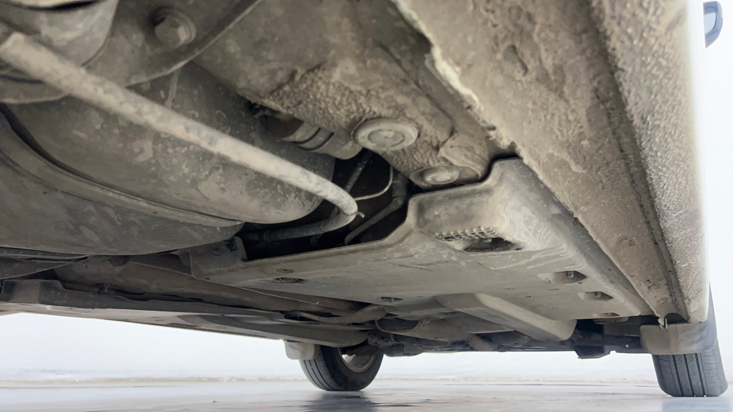 Used 2014 Volkswagen Vento Highline Petrol Petrol Manual extra REAR RIGHT UNDERBODY VIEW