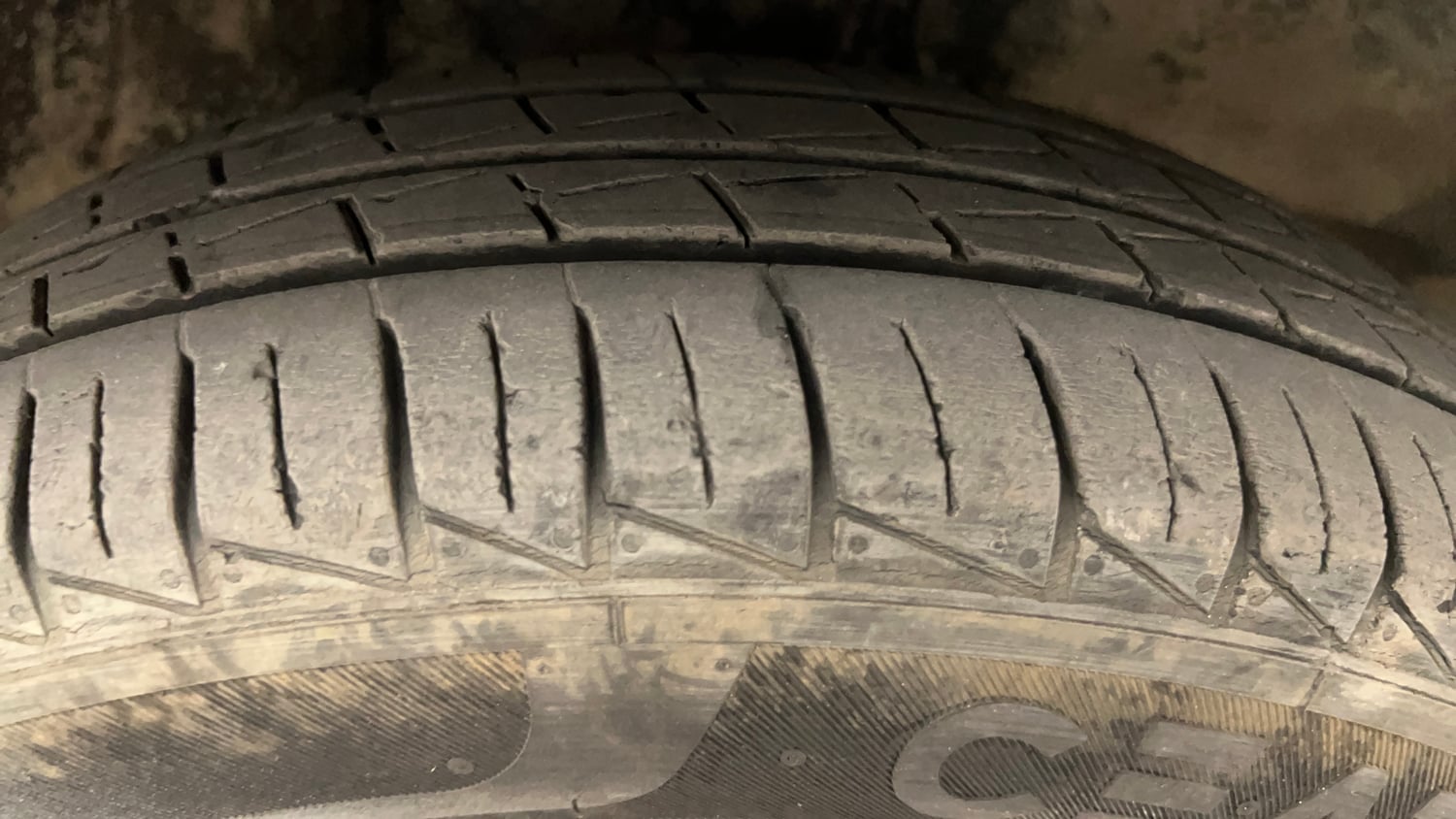 Used 2021 Maruti Suzuki Alto 800 LXi Petrol Manual tyres RIGHT FRONT TYRE TREAD VIEW