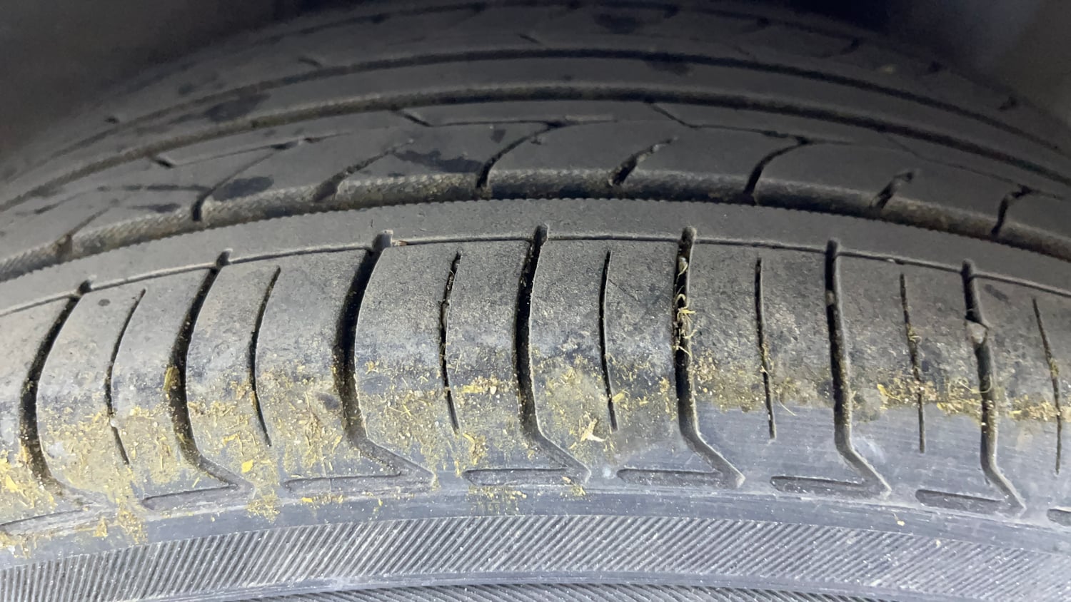 Used 2021 Hyundai Aura SX Plus 1.2 AMT Petrol Petrol Automatic tyres LEFT REAR TYRE TREAD VIEW
