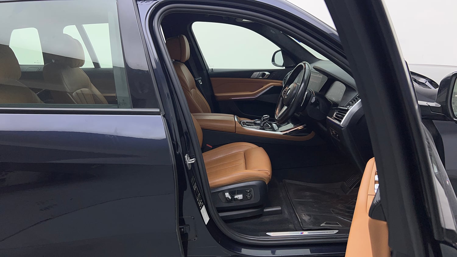 Used 2021 BMW X7 xDrive40i M Sport Petrol Automatic interior RIGHT SIDE FRONT DOOR CABIN VIEW
