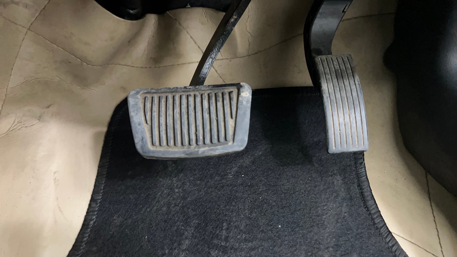 Used 2021 Hyundai Grand i10 Nios Sportz AMT 1.2 Kappa VTVT Petrol Automatic interior PEDALS VIEW