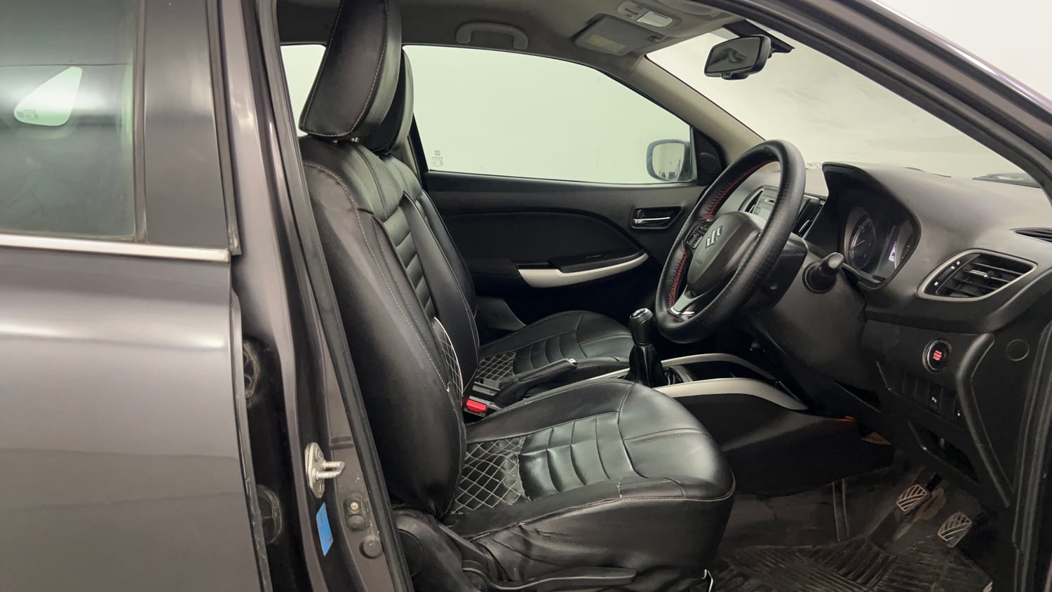 Used 2017 Maruti Suzuki Baleno Zeta 1.2 Petrol Manual interior RIGHT SIDE FRONT DOOR CABIN VIEW