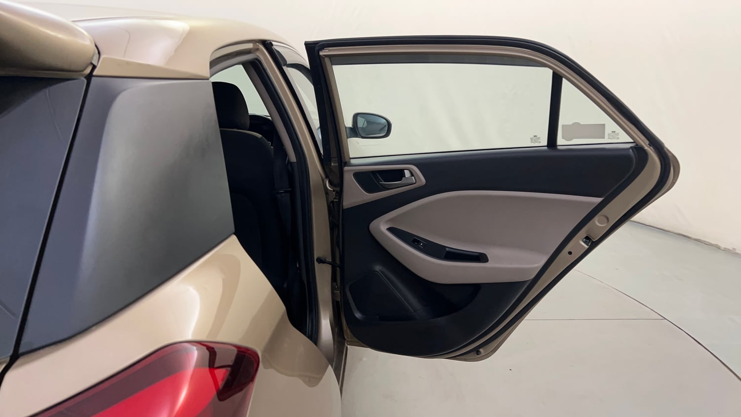 Used 2015 Hyundai Elite i20 Asta 1.2 Petrol Manual interior RIGHT REAR DOOR OPEN VIEW