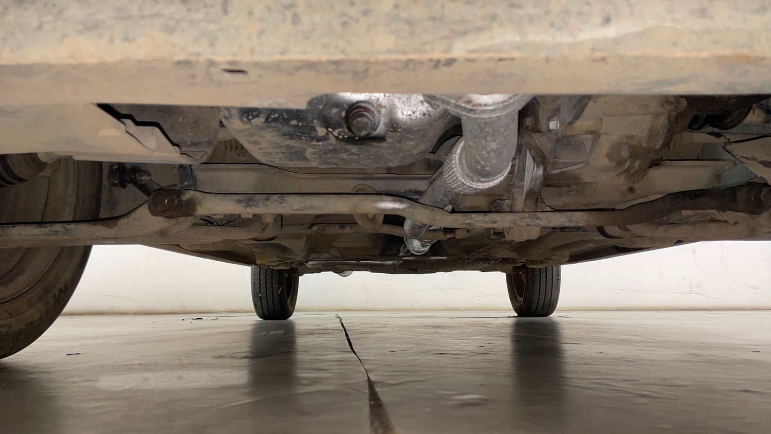 Used 2023 Tata Tiago XT (O) Petrol Manual extra FRONT LEFT UNDERBODY VIEW