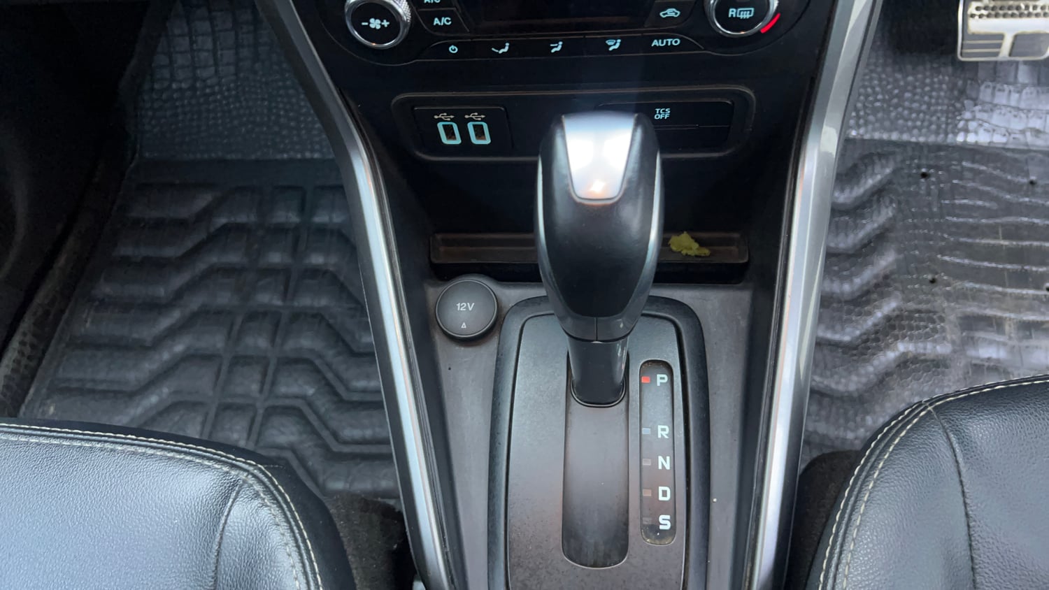 Used 2019 Ford EcoSport Titanium + 1.5L Ti-VCT AT Petrol Automatic interior GEAR  KNOB VIEW