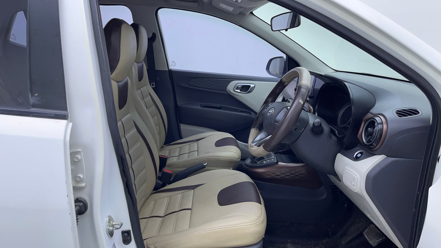 Used 2021 Hyundai Aura SX Plus 1.2 AMT Petrol Petrol Automatic interior RIGHT SIDE FRONT DOOR CABIN VIEW
